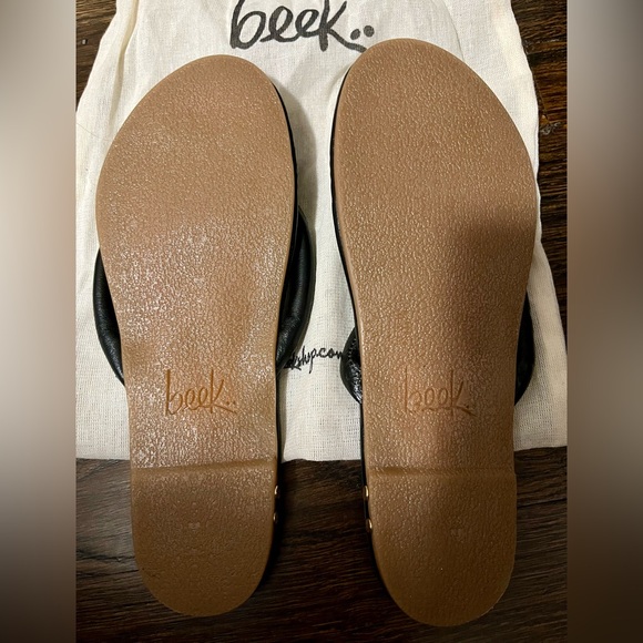 Beek Black Leather Flip flop with Gold Logo - Picture 4 of 4
